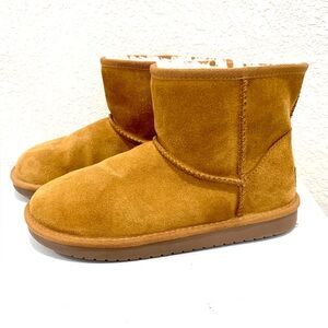 Koolaburra by Ugg VGUC size 4 big girls